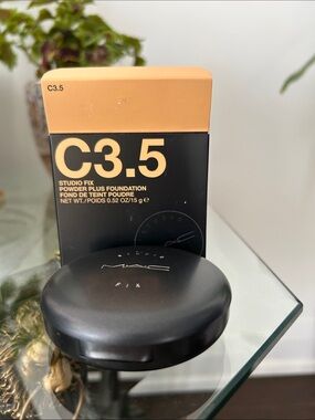 MAC Studio Fix Powder Plus in C3.5 - Discontinued Old Formula